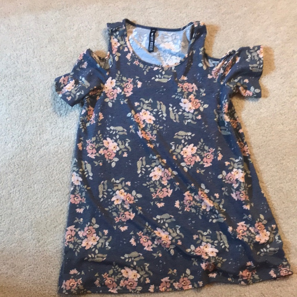 Patterned open sleeve top!!
